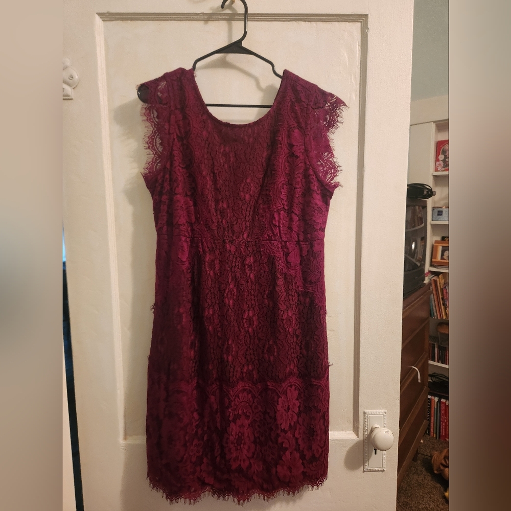 Maternity Elegant Lace Dress in Deep Burgundy